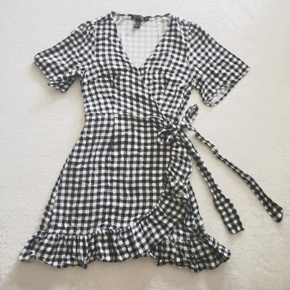 Forever 21 Gingham Wrap Dress (size L)